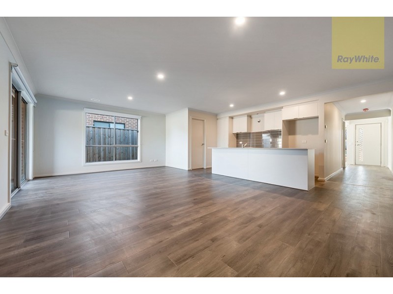 48 Falstone Circuit, Mickleham VIC 3064