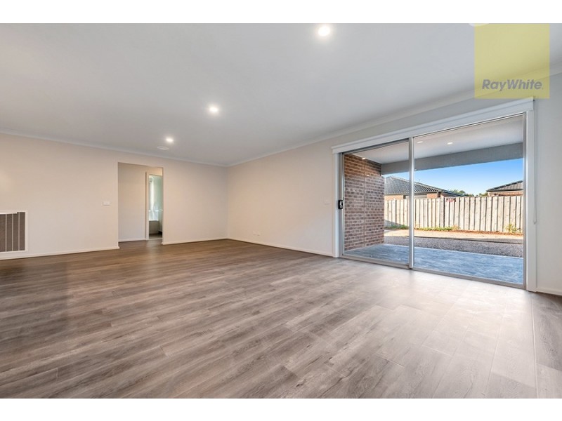 48 Falstone Circuit, Mickleham VIC 3064