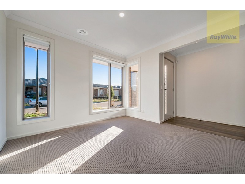 48 Falstone Circuit, Mickleham VIC 3064