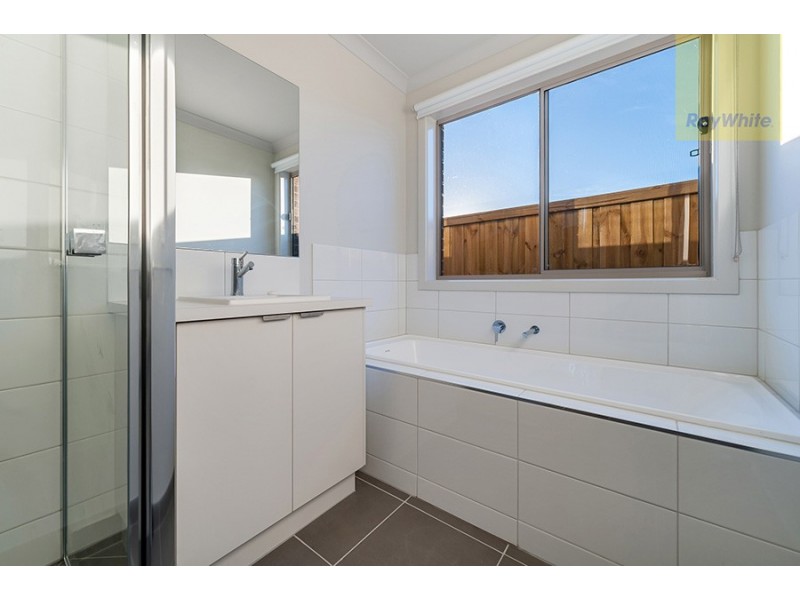 48 Falstone Circuit, Mickleham VIC 3064