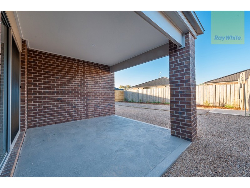 48 Falstone Circuit, Mickleham VIC 3064