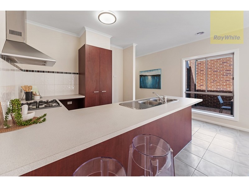 24 Hoxton Crescent, Craigieburn VIC 3064