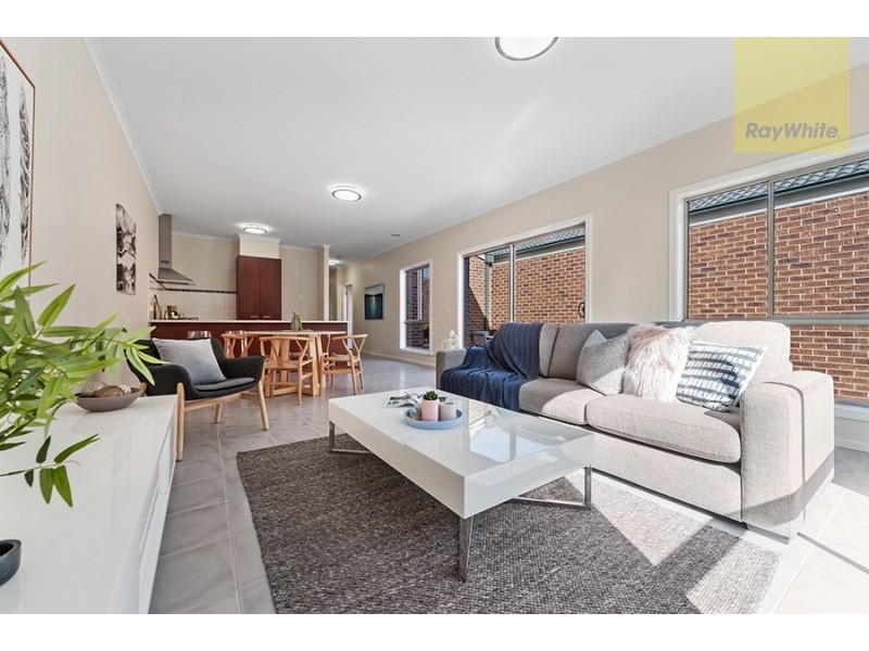 24 Hoxton Crescent, Craigieburn VIC 3064