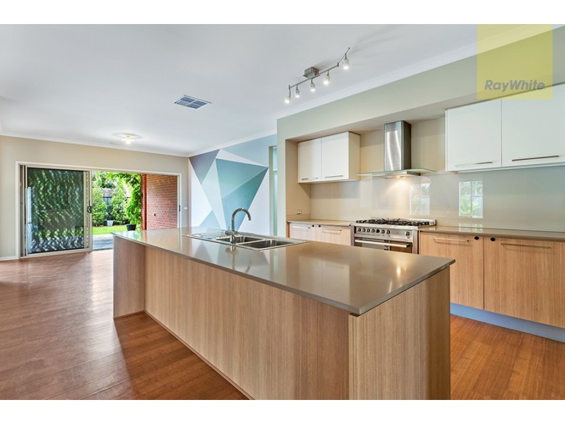 22 Cheltenham Close, Craigieburn VIC 3064