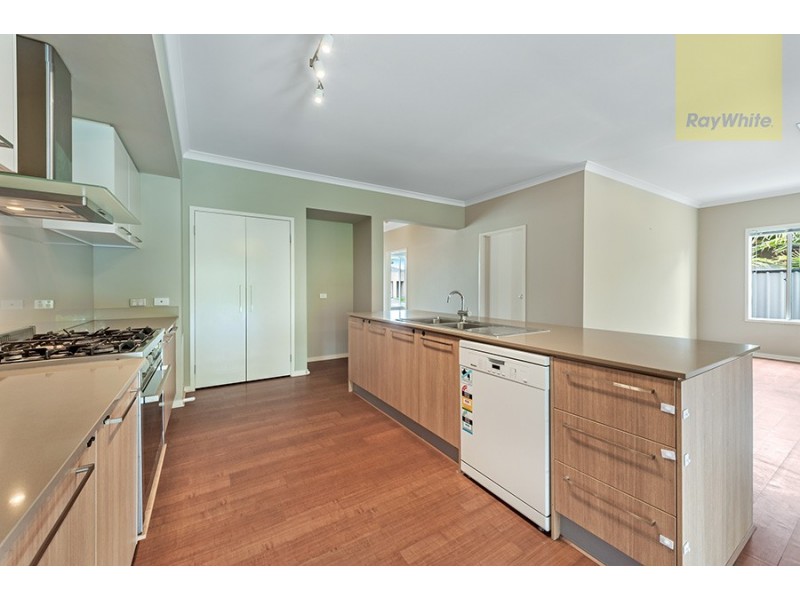 22 Cheltenham Close, Craigieburn VIC 3064