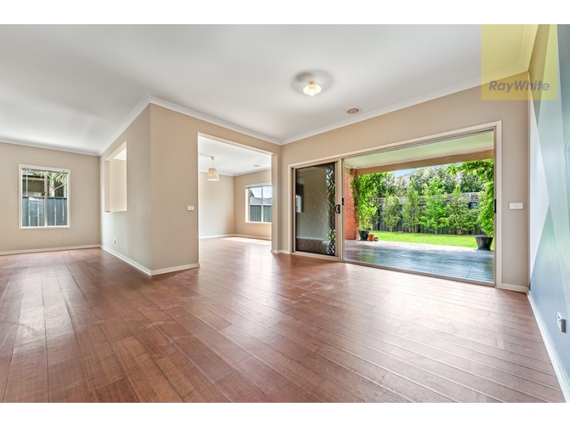 22 Cheltenham Close, Craigieburn VIC 3064