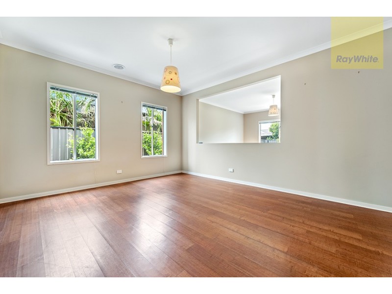 22 Cheltenham Close, Craigieburn VIC 3064