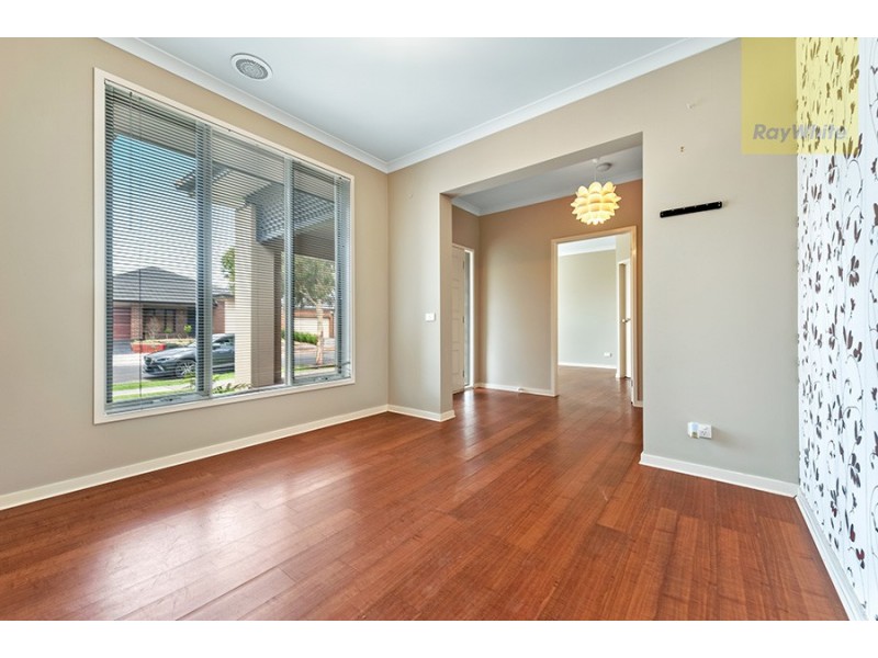 22 Cheltenham Close, Craigieburn VIC 3064