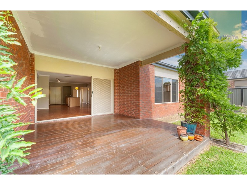 22 Cheltenham Close, Craigieburn VIC 3064