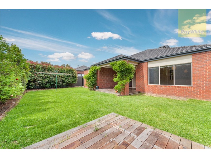 22 Cheltenham Close, Craigieburn VIC 3064