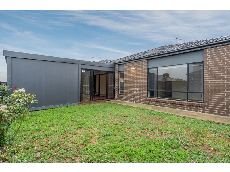 109 Waterview Boulevard, Craigieburn VIC 3064