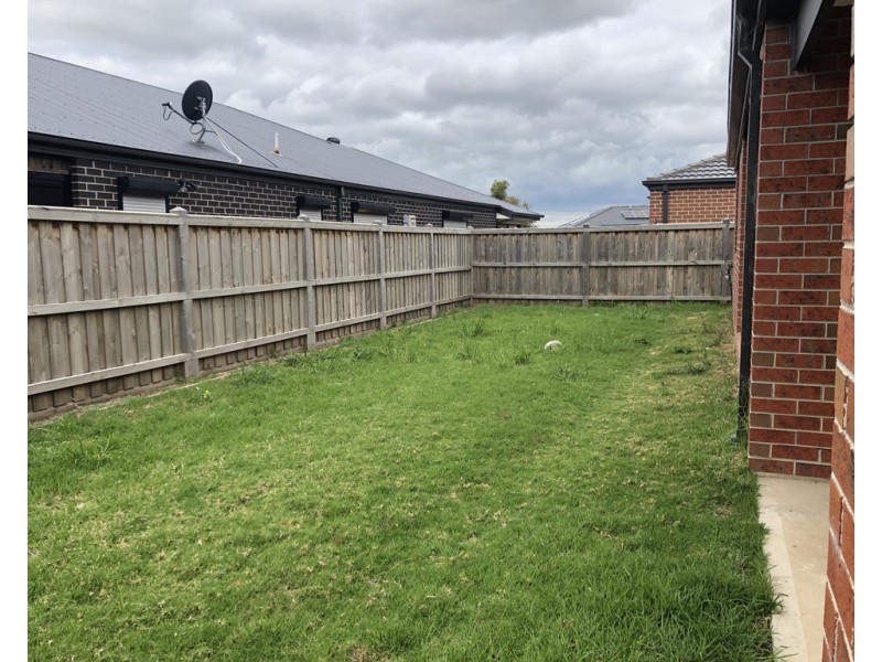 22 Carlingford Road, Mickleham VIC 3064