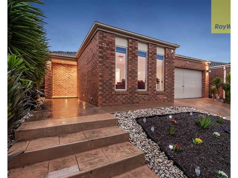 33 Beechworth Avenue, Greenvale VIC 3059