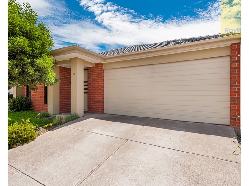 33 Ballybunion Avenue, Craigieburn VIC 3064