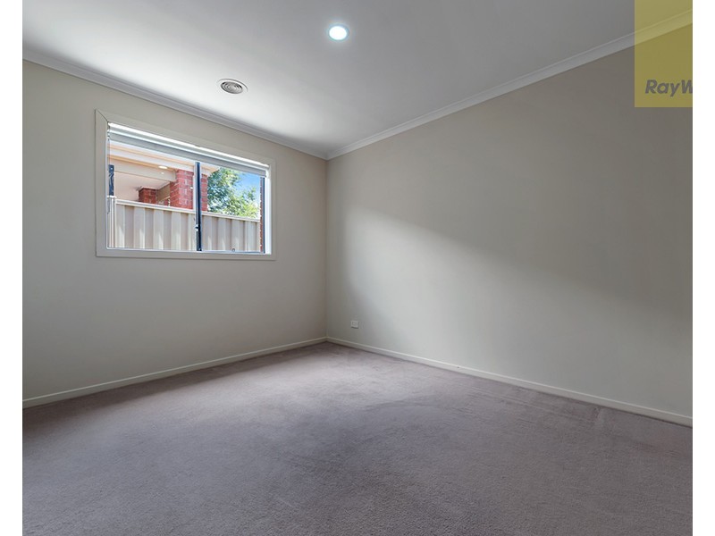 33 Ballybunion Avenue, Craigieburn VIC 3064