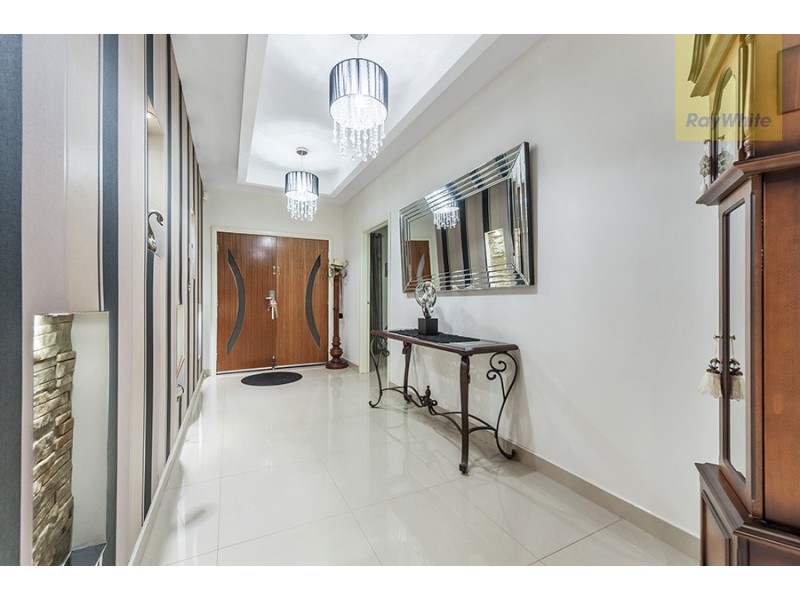 32 Bluebird Way, Roxburgh Park VIC 3064