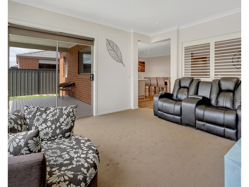 412 Grand Boulevard, Craigieburn VIC 3064