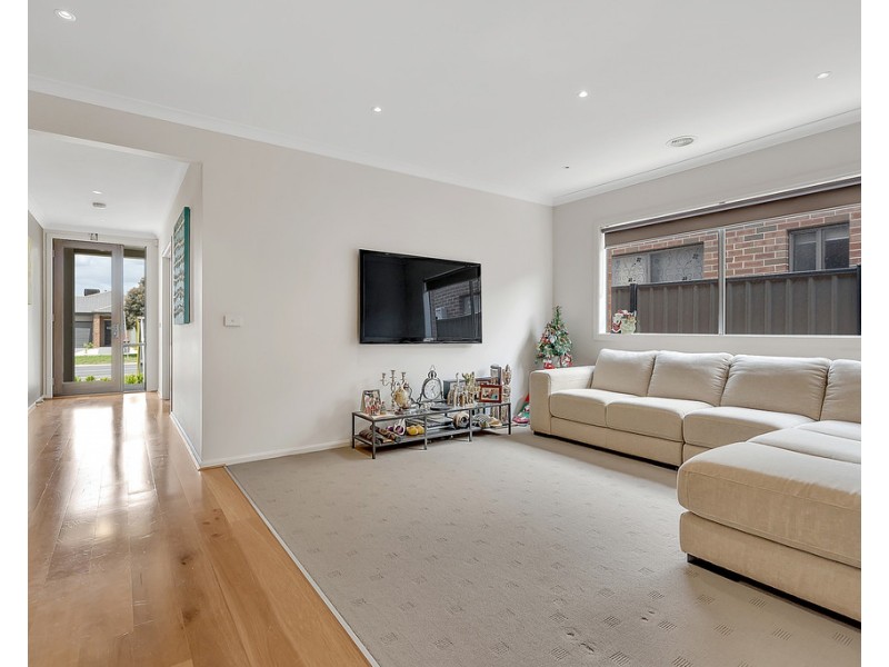 412 Grand Boulevard, Craigieburn VIC 3064
