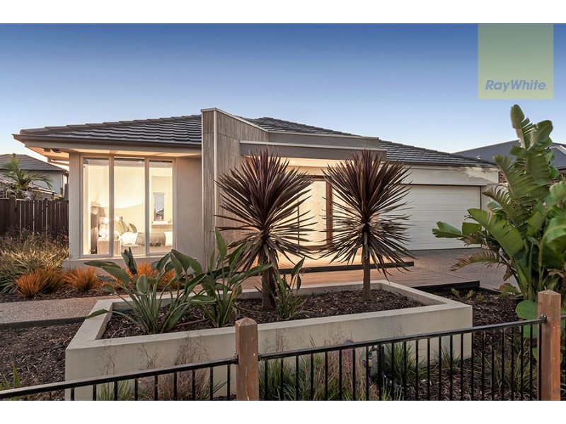 7 Newmarket Parade, Mickleham VIC 3064