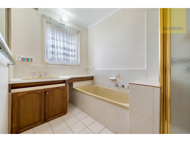 11 Brampton Close, Craigieburn VIC 3064