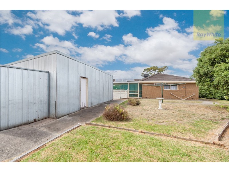 11 Brampton Close, Craigieburn VIC 3064