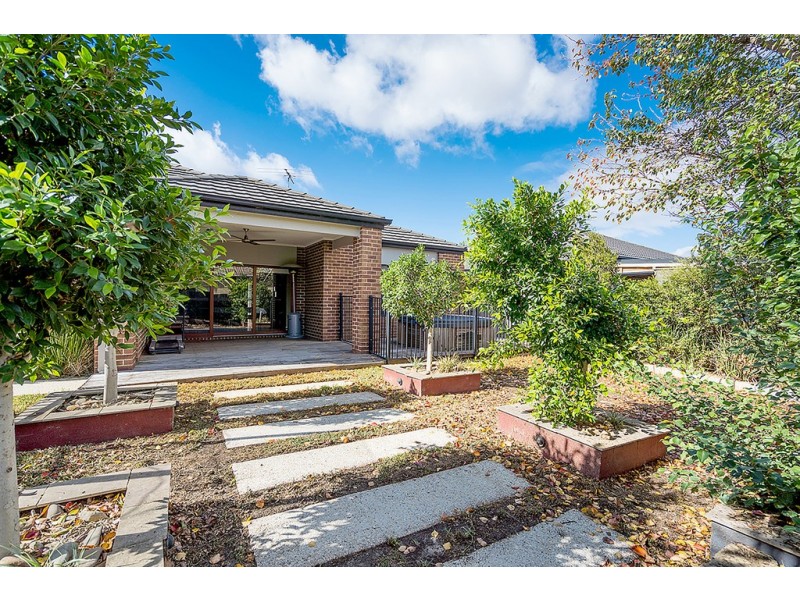 9 Aston Street, Craigieburn VIC 3064