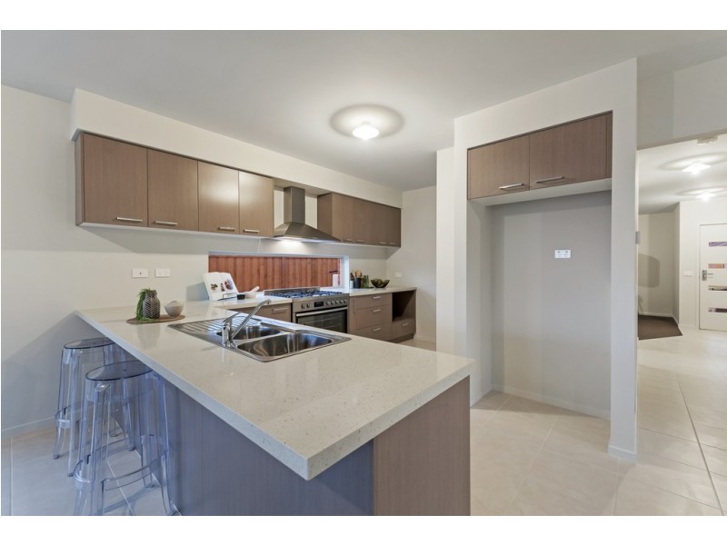 23 Ellscott Boulevard, Mickleham VIC 3064