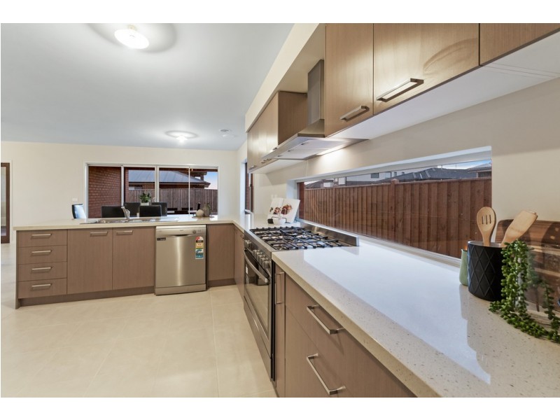 23 Ellscott Boulevard, Mickleham VIC 3064