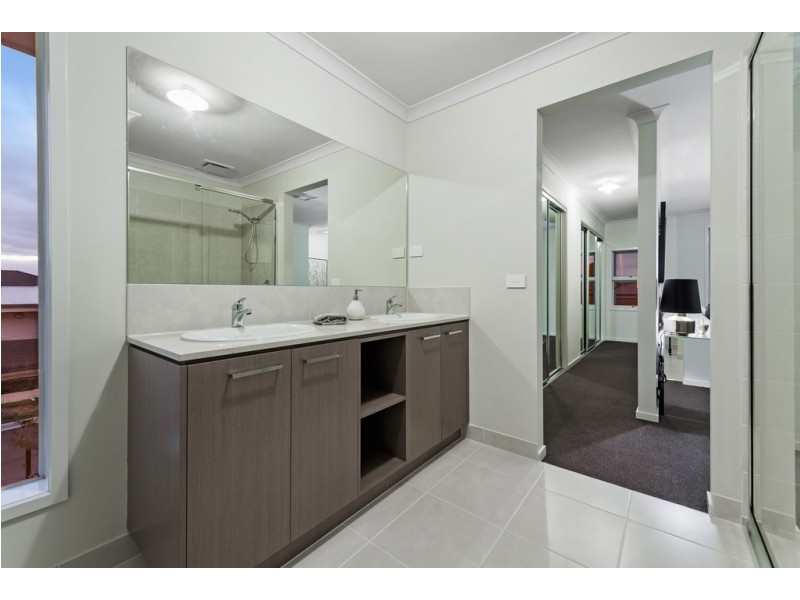 23 Ellscott Boulevard, Mickleham VIC 3064