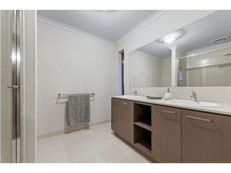 23 Ellscott Boulevard, Mickleham VIC 3064