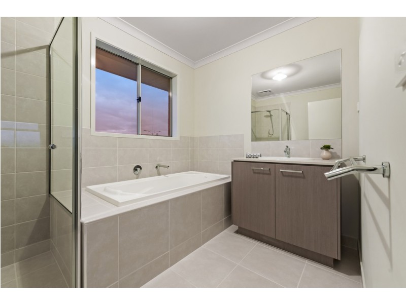 23 Ellscott Boulevard, Mickleham VIC 3064