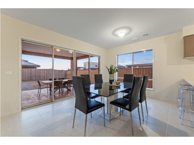 23 Ellscott Boulevard, Mickleham VIC 3064