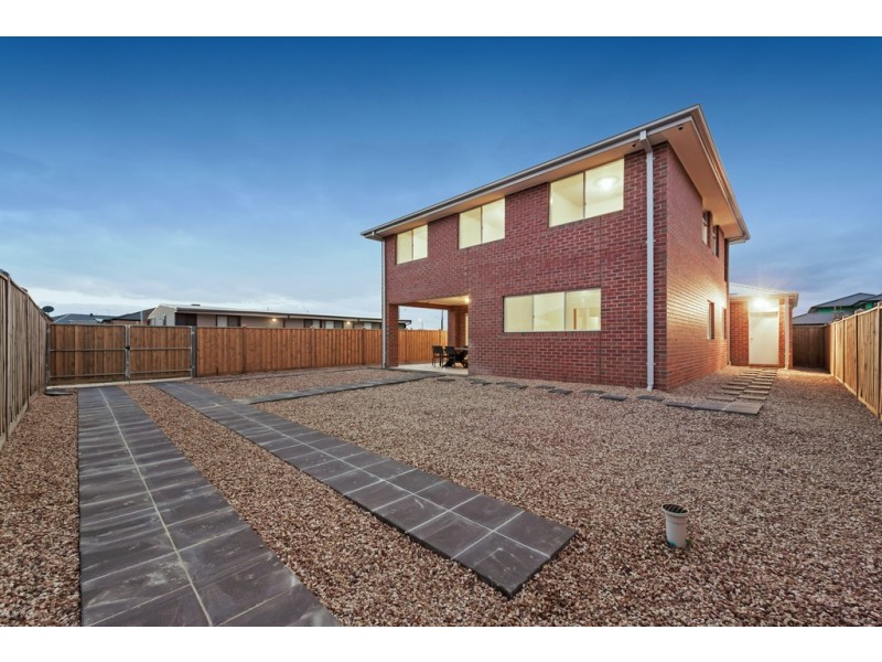 23 Ellscott Boulevard, Mickleham VIC 3064