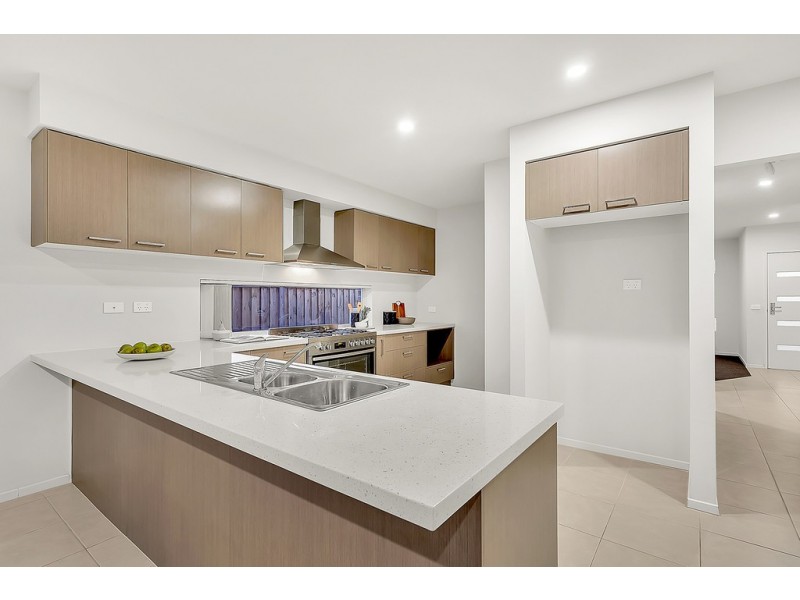 23 Ellscott Boulevard, Mickleham VIC 3064