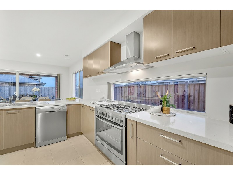 23 Ellscott Boulevard, Mickleham VIC 3064