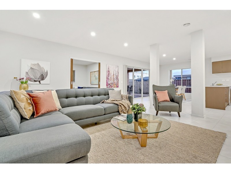 23 Ellscott Boulevard, Mickleham VIC 3064