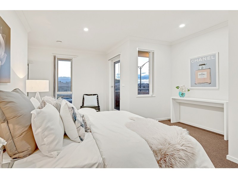 23 Ellscott Boulevard, Mickleham VIC 3064