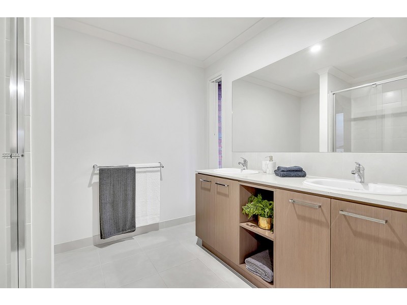 23 Ellscott Boulevard, Mickleham VIC 3064