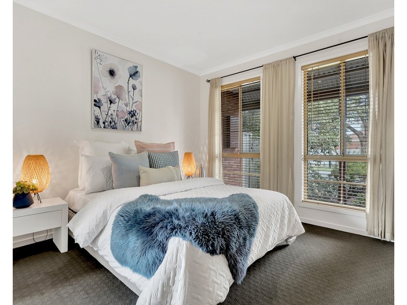 43 Woodlea Crescent, Craigieburn VIC 3064