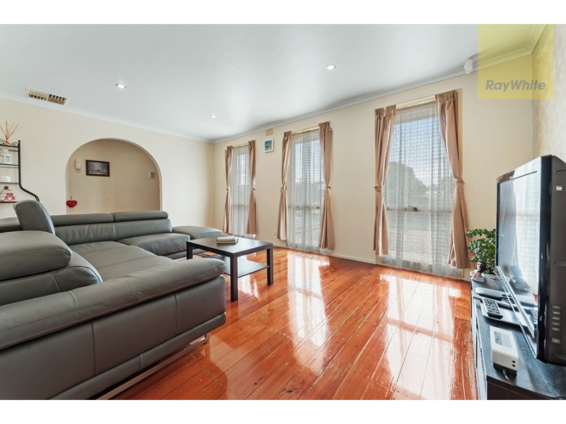 14 Bowes Place, Craigieburn VIC 3064