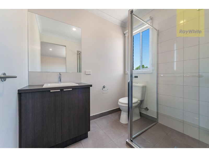 13 Whinfell Street, Mickleham VIC 3064