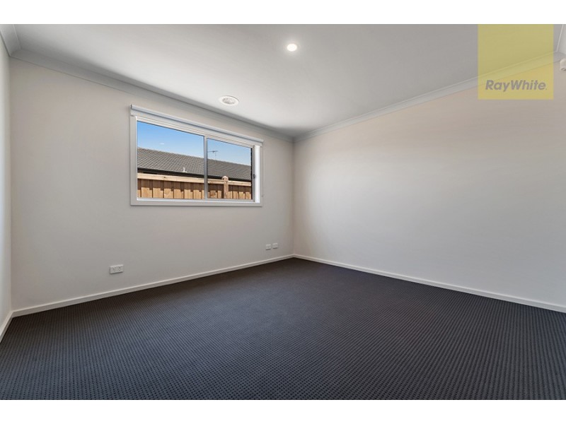 13 Whinfell Street, Mickleham VIC 3064
