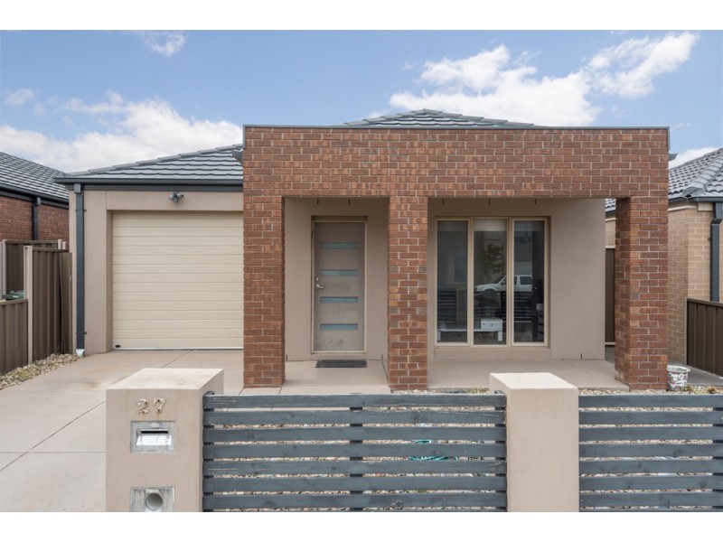 27 Clarendon Avenue, Craigieburn VIC 3064