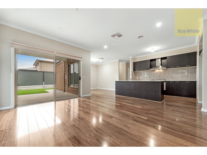 4 Northfield Drive, Craigieburn VIC 3064