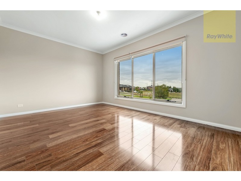 4 Northfield Drive, Craigieburn VIC 3064