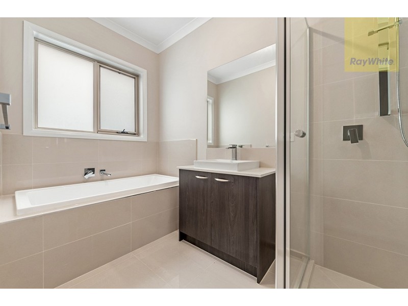 4 Northfield Drive, Craigieburn VIC 3064