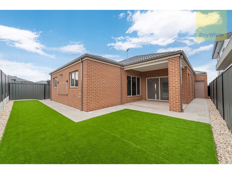 4 Northfield Drive, Craigieburn VIC 3064