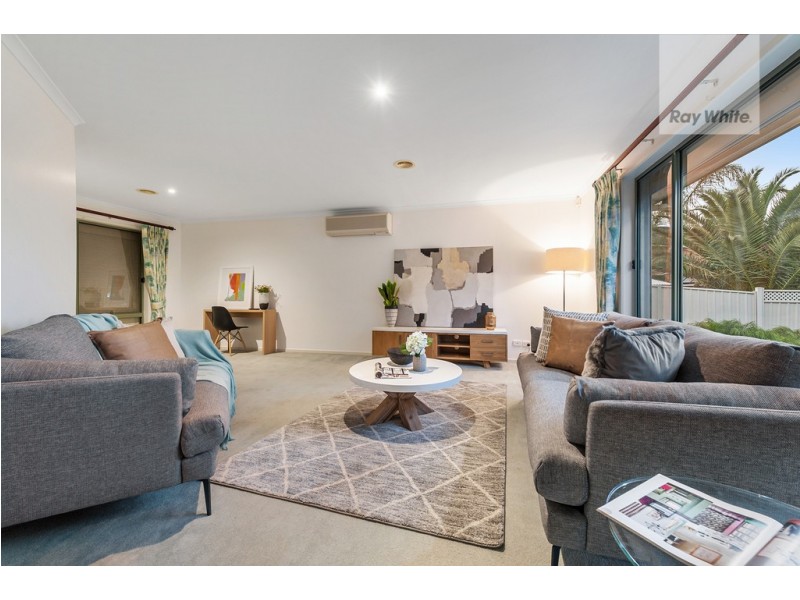 6 Gardenia Close, Craigieburn VIC 3064