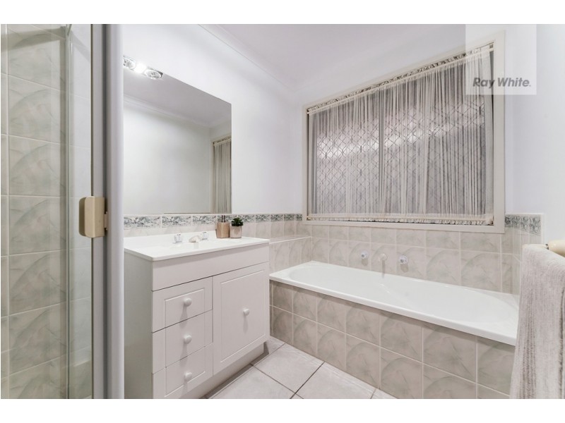 6 Gardenia Close, Craigieburn VIC 3064