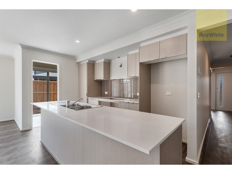 4 Highfield Drive, Mickleham VIC 3064
